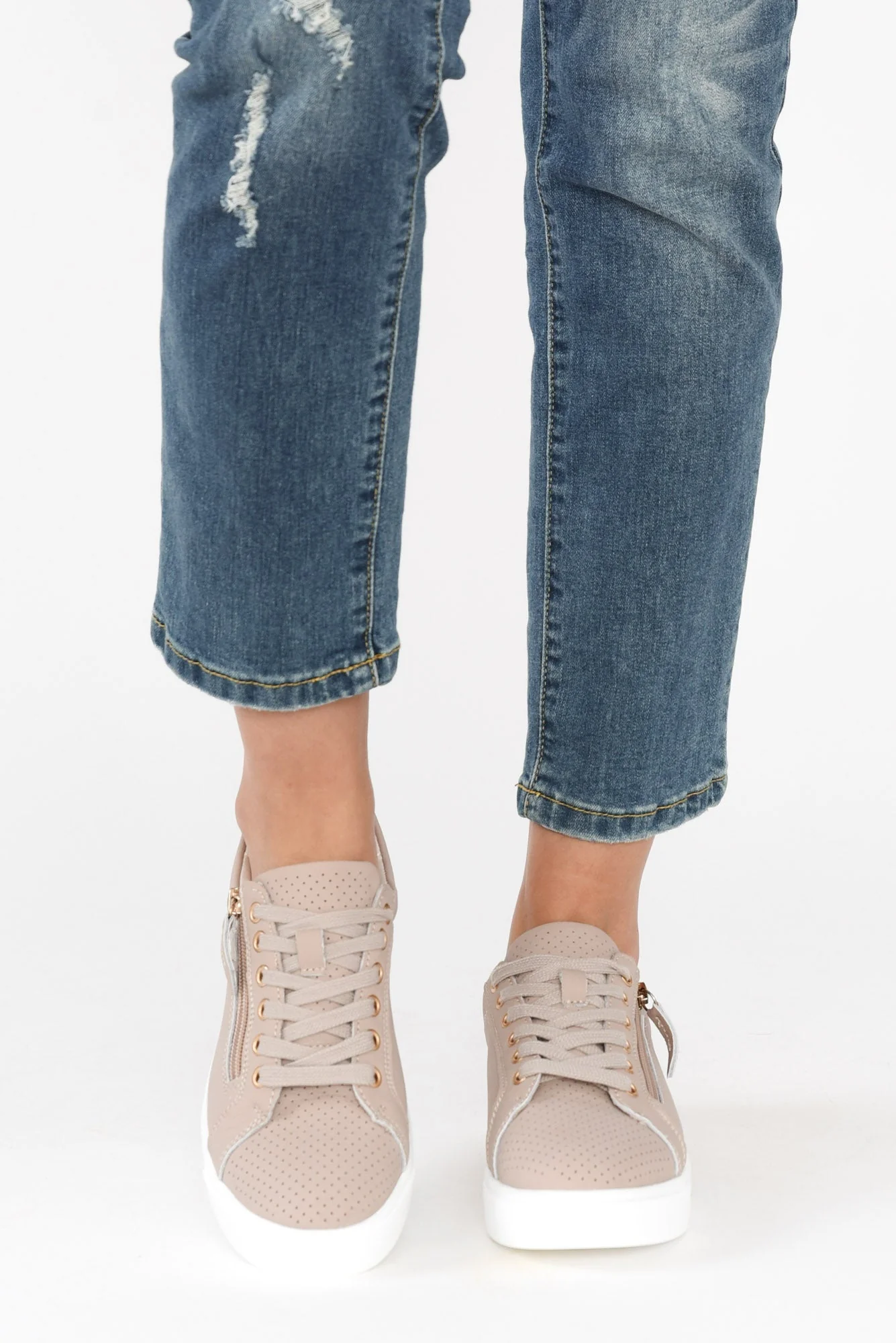 Koko Nude Leather Zip Sneaker - Image 7
